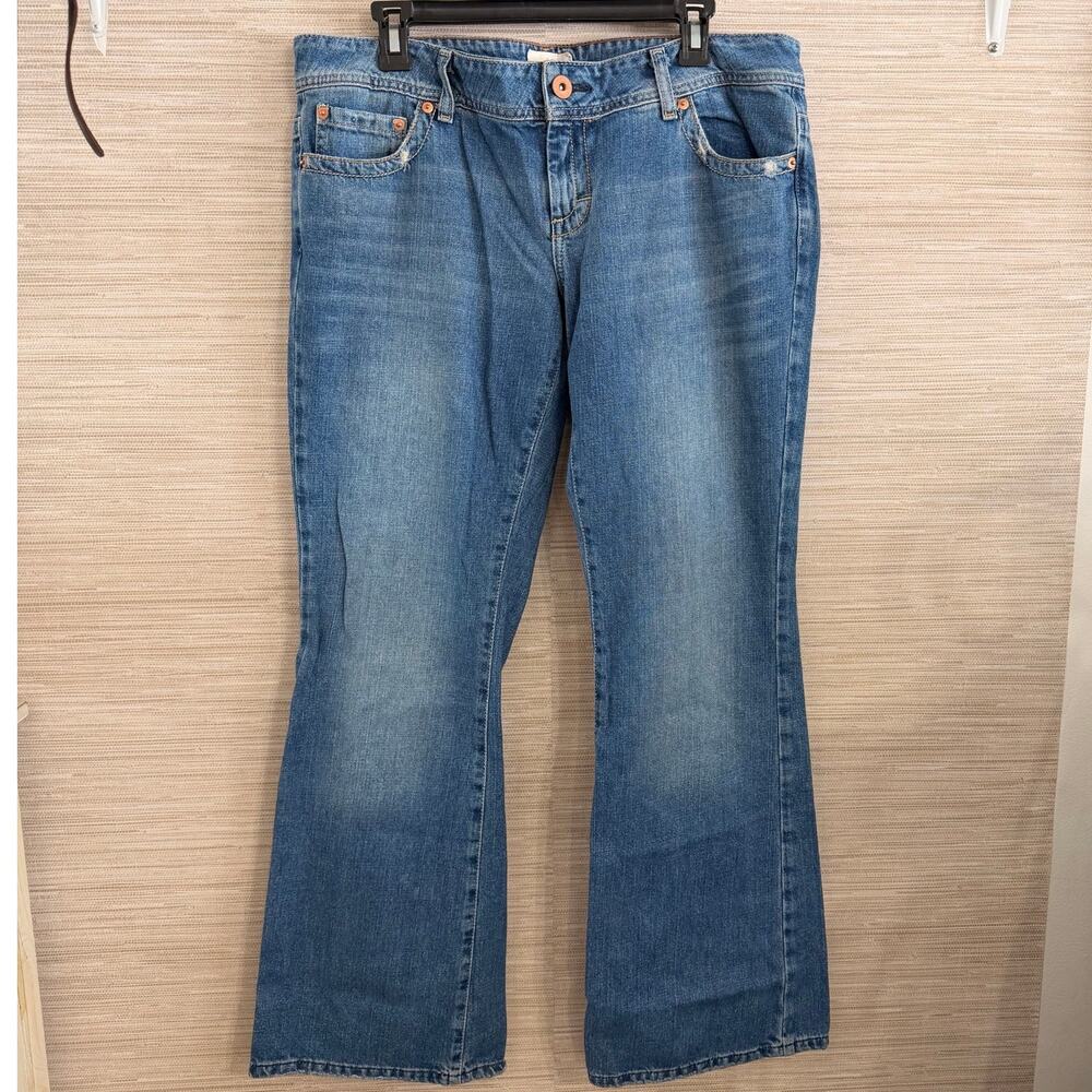 American Eagle Outfitters Women's Straight Leg Jeans - Light/Medium Blue Wash